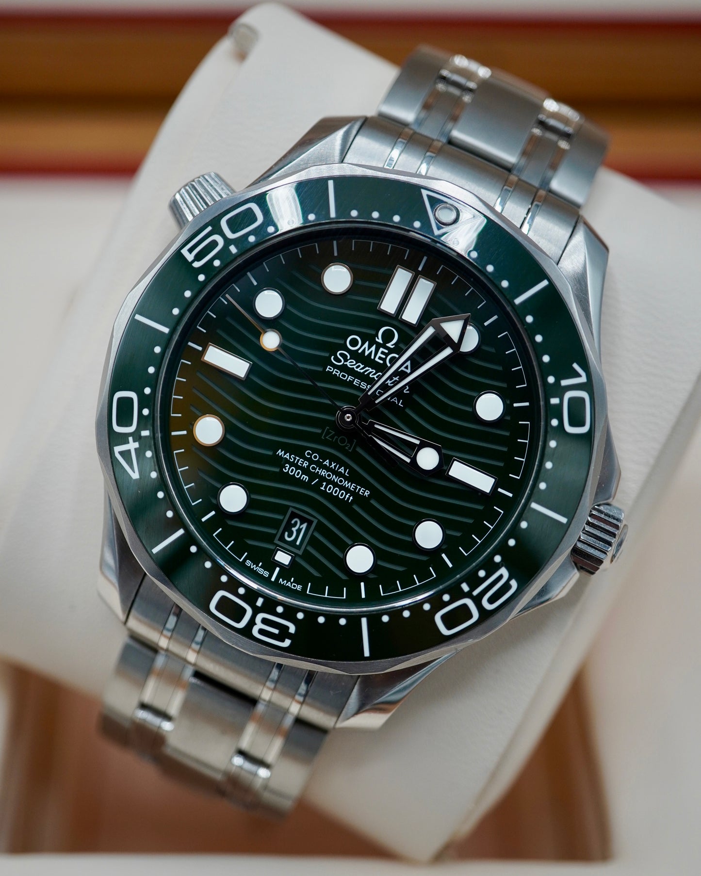 Omega Seamaster Diver 300M 'Seaweed' -  210.32.42.20.10.001