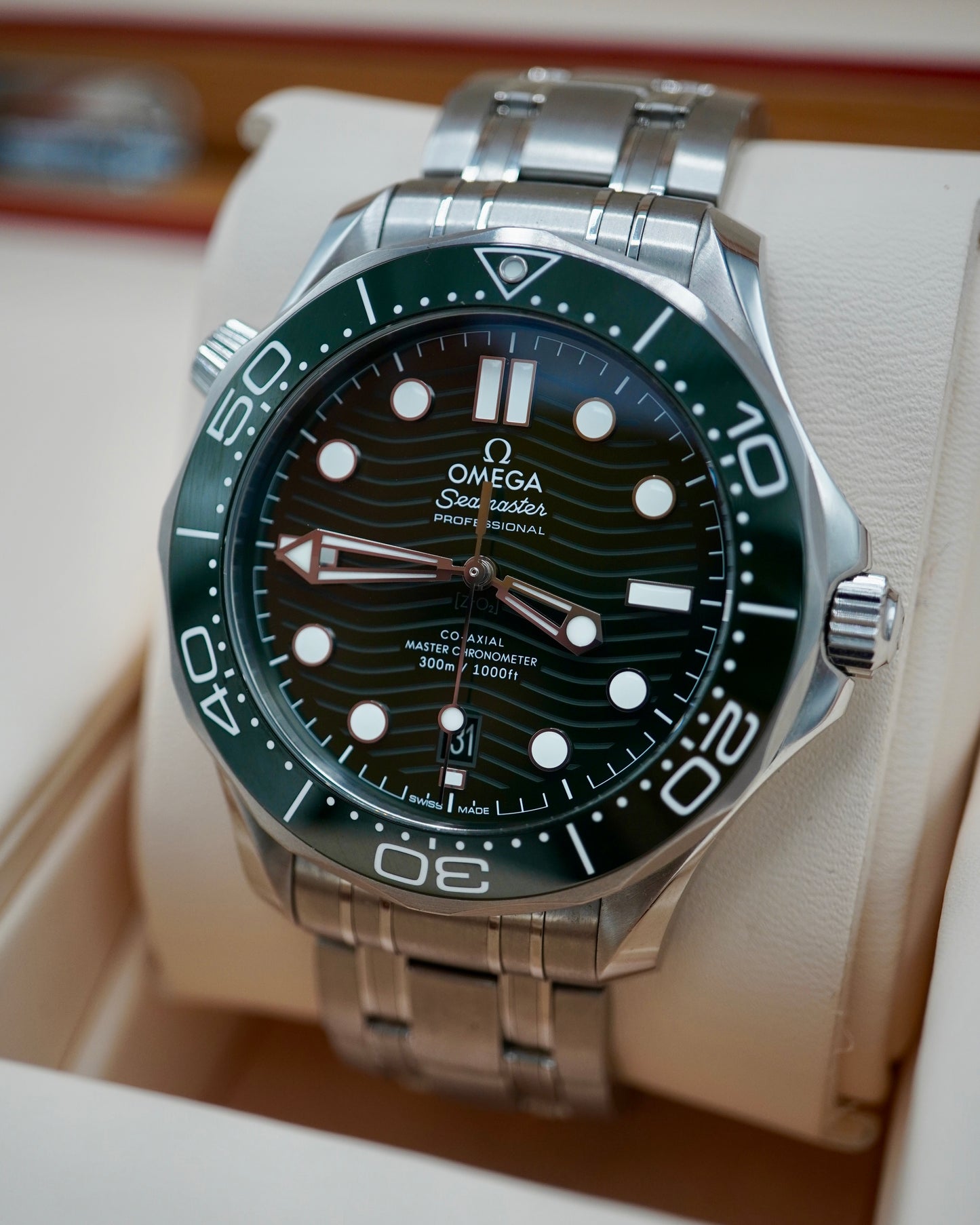 Omega Seamaster Diver 300M 'Seaweed' -  210.32.42.20.10.001