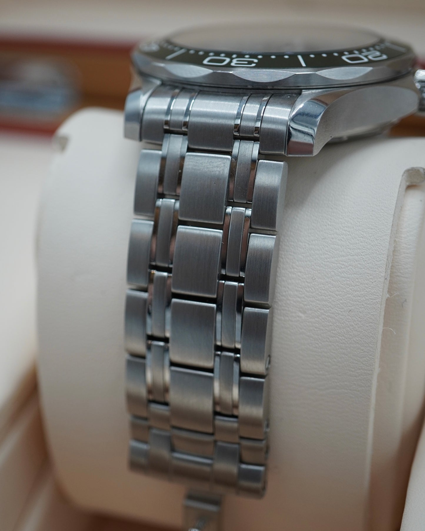 Omega Seamaster Diver 300M 'Seaweed' -  210.32.42.20.10.001