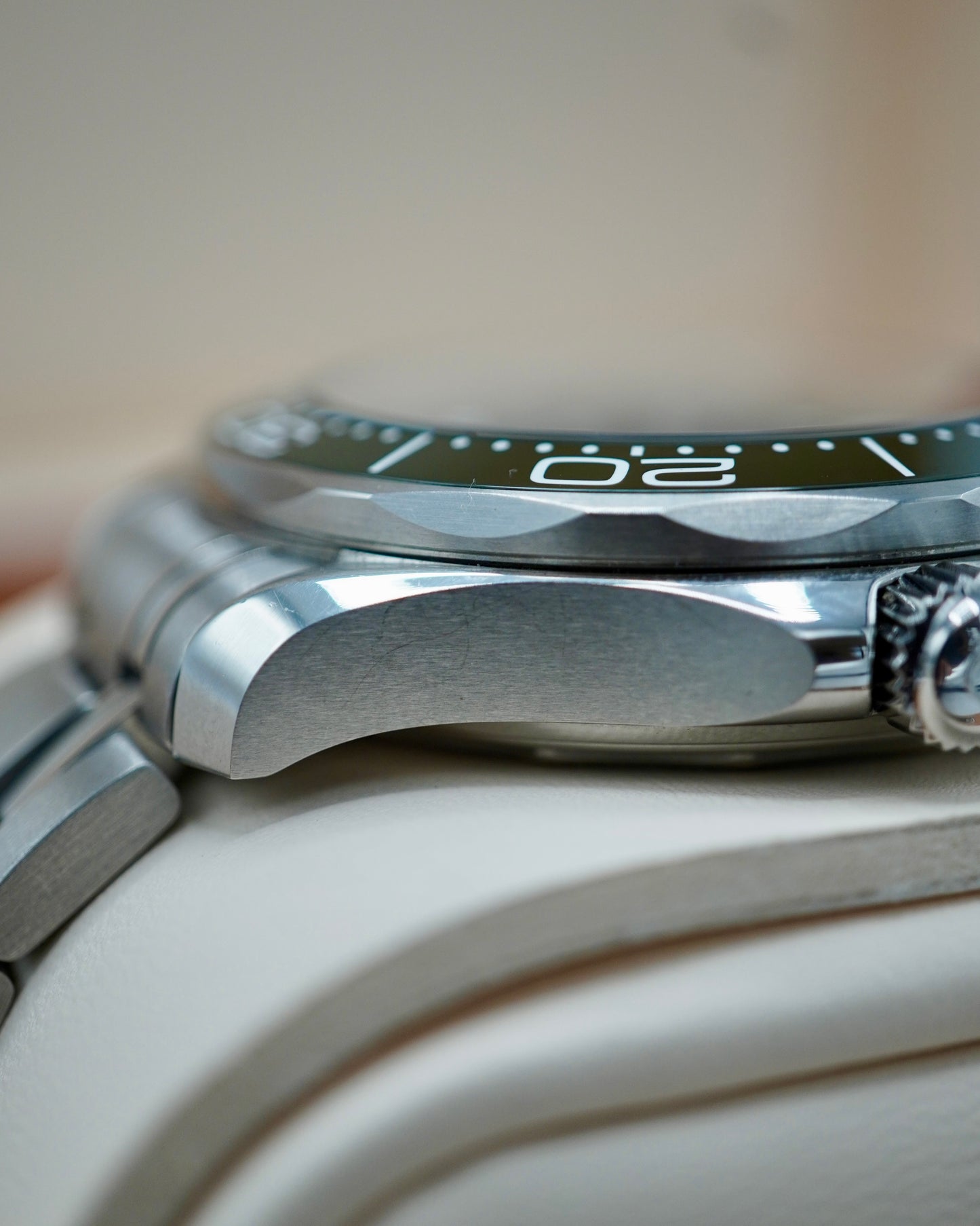 Omega Seamaster Diver 300M 'Seaweed' -  210.32.42.20.10.001