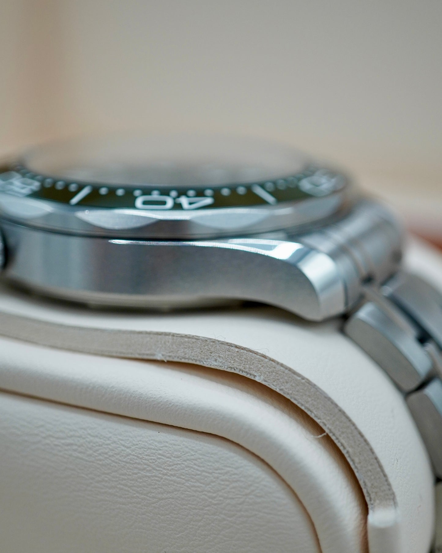 Omega Seamaster Diver 300M 'Seaweed' -  210.32.42.20.10.001