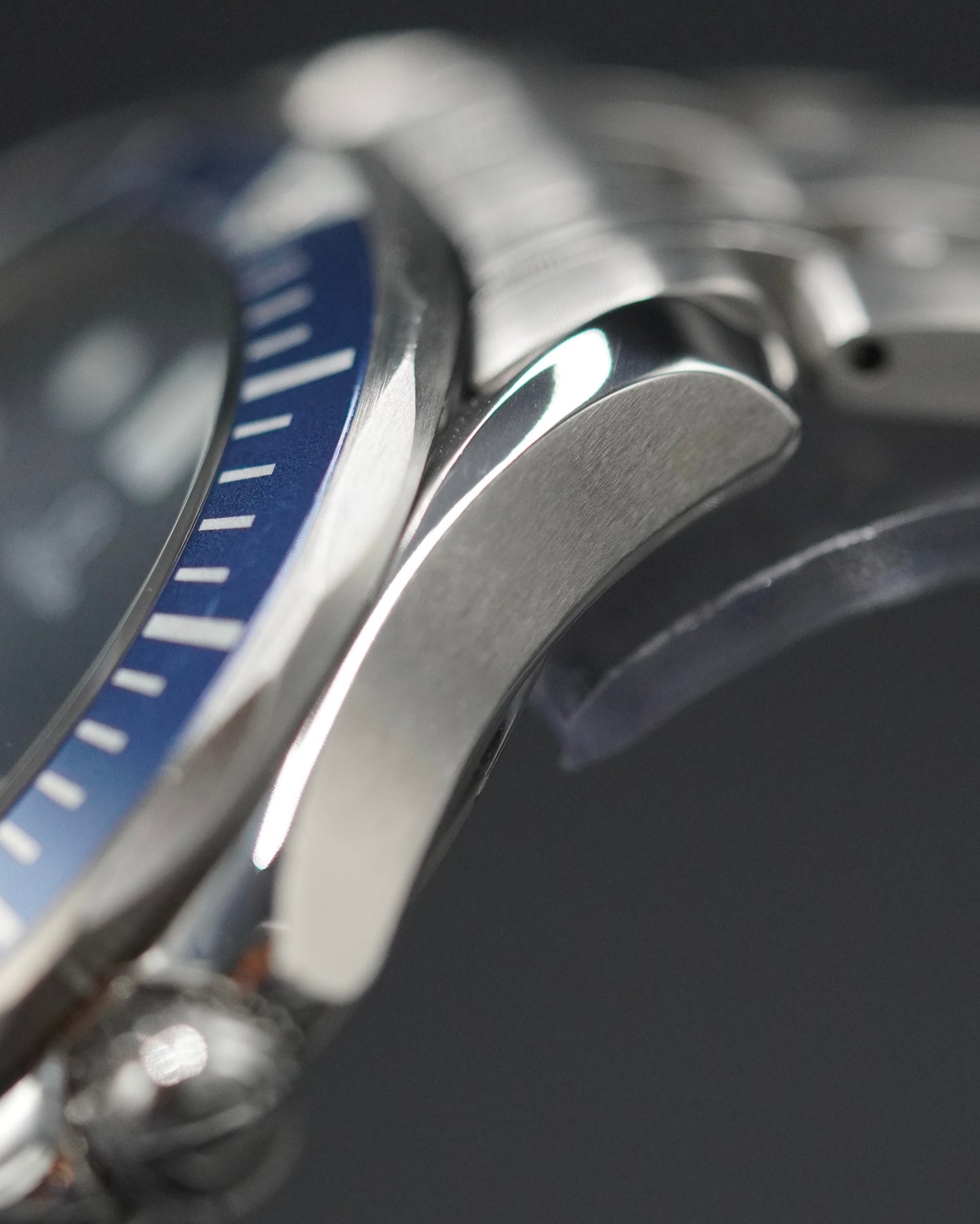 Omega Seamaster Professional 300M 'Goldeneye' Quartz - 2541.80.00