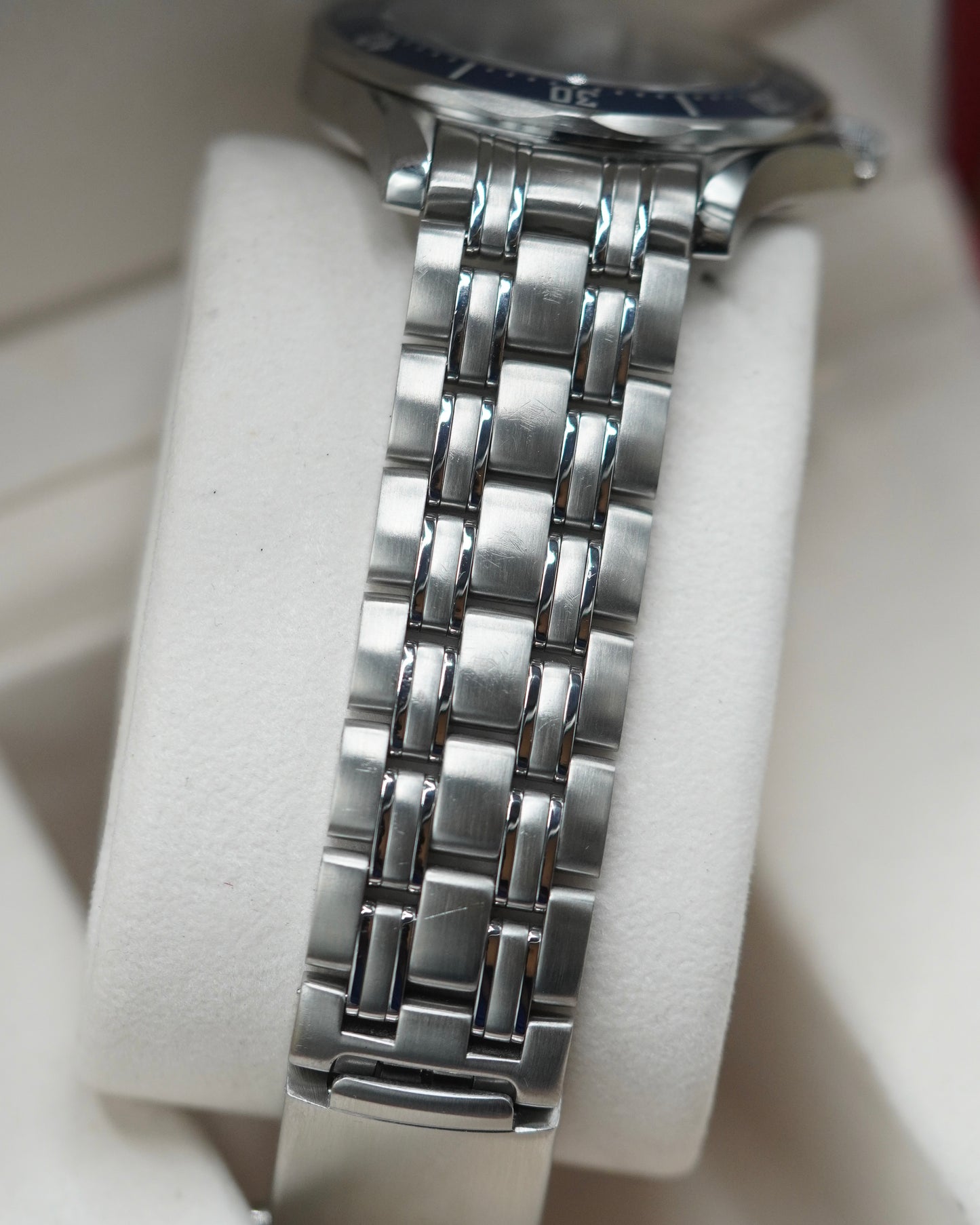 Omega Seamaster Professional 300M 'Goldeneye' Quartz - 2541.80.00