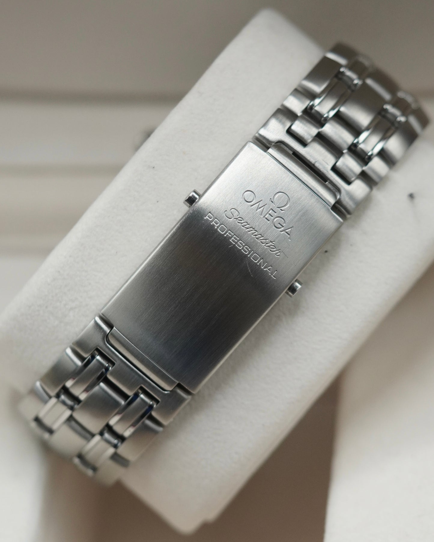 Omega Seamaster Professional 300M 'Goldeneye' Quartz - 2541.80.00