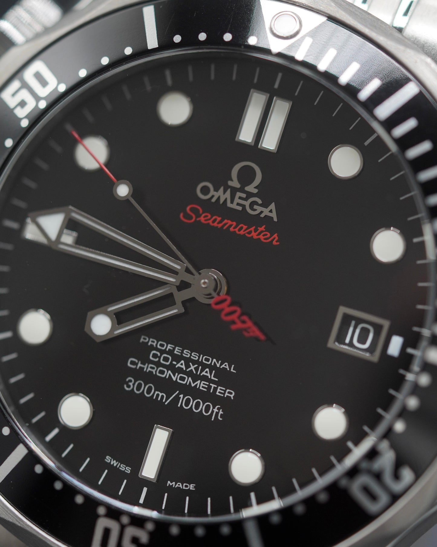 Omega Seamaster 300M James Bond 007 - 212.30.41.20.01.001