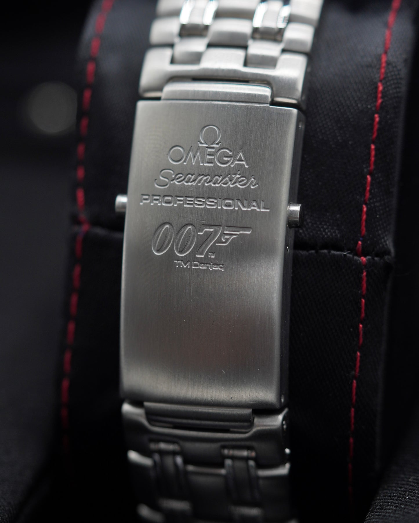 Omega Seamaster 300M James Bond 007 - 212.30.41.20.01.001