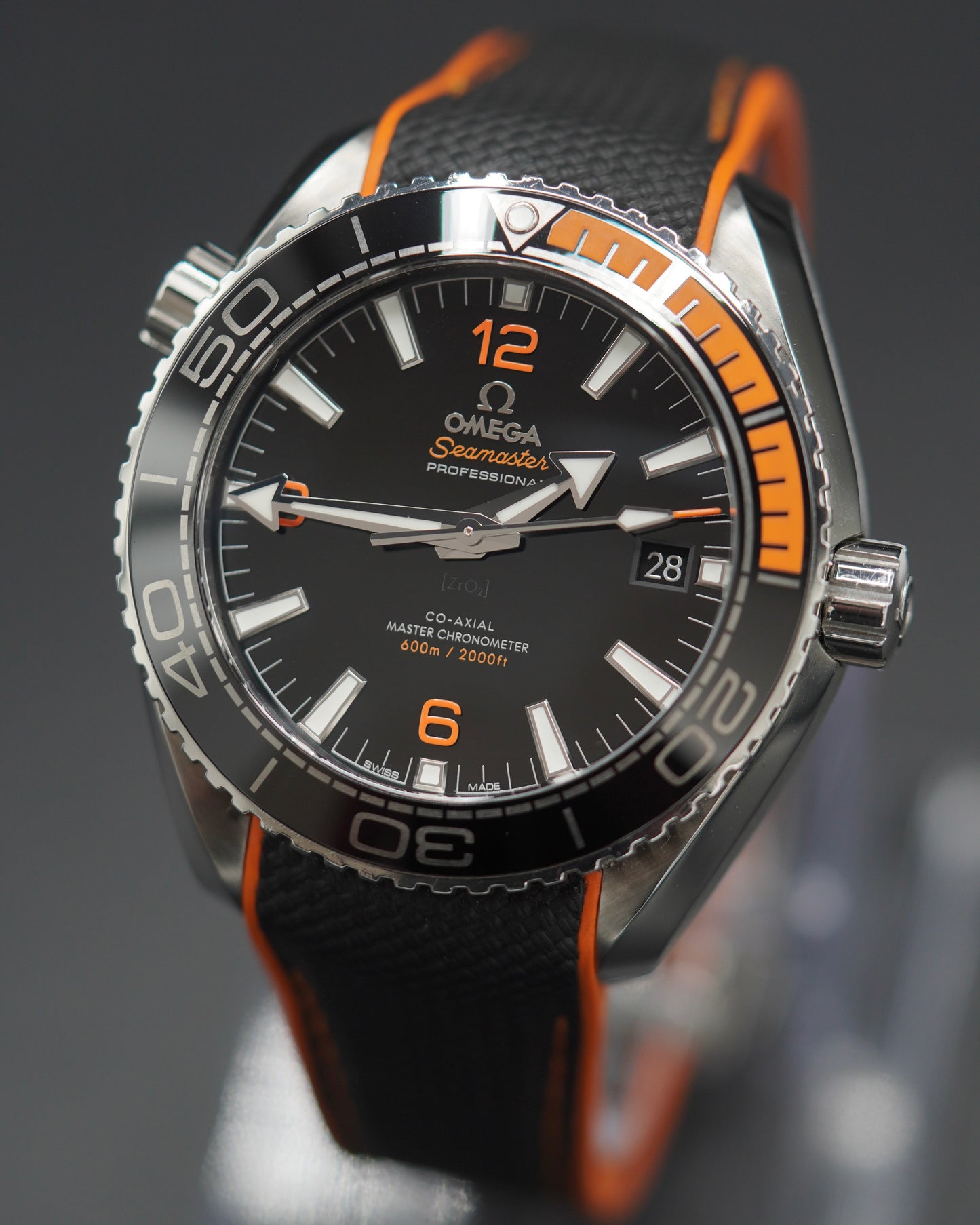 Omega Seamaster Planet Ocean 600M - 215.32.44.21.01.001
