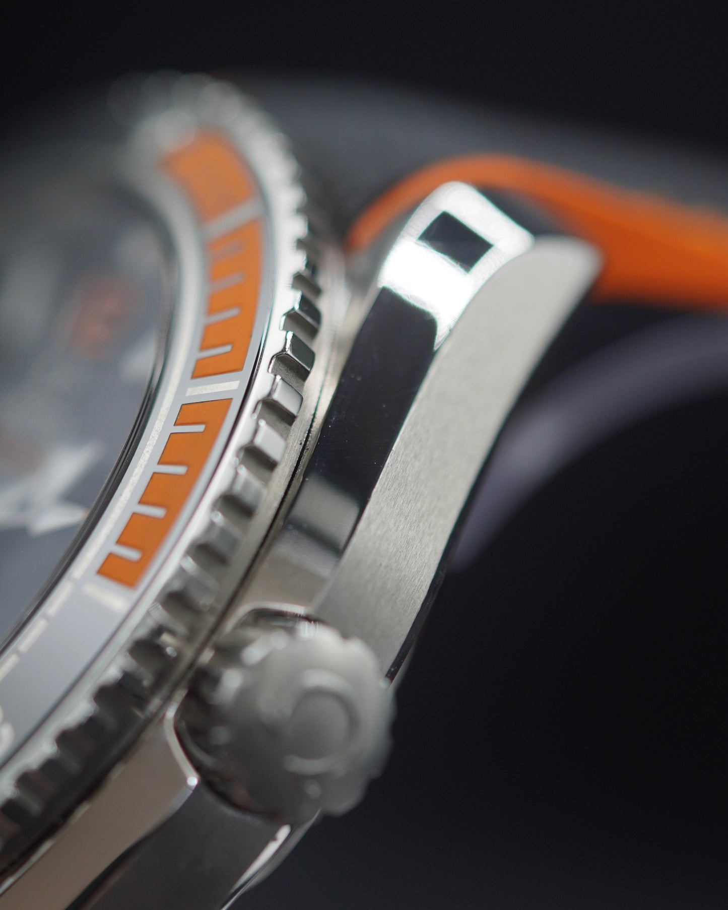 Omega Seamaster Planet Ocean 600M - 215.32.44.21.01.001