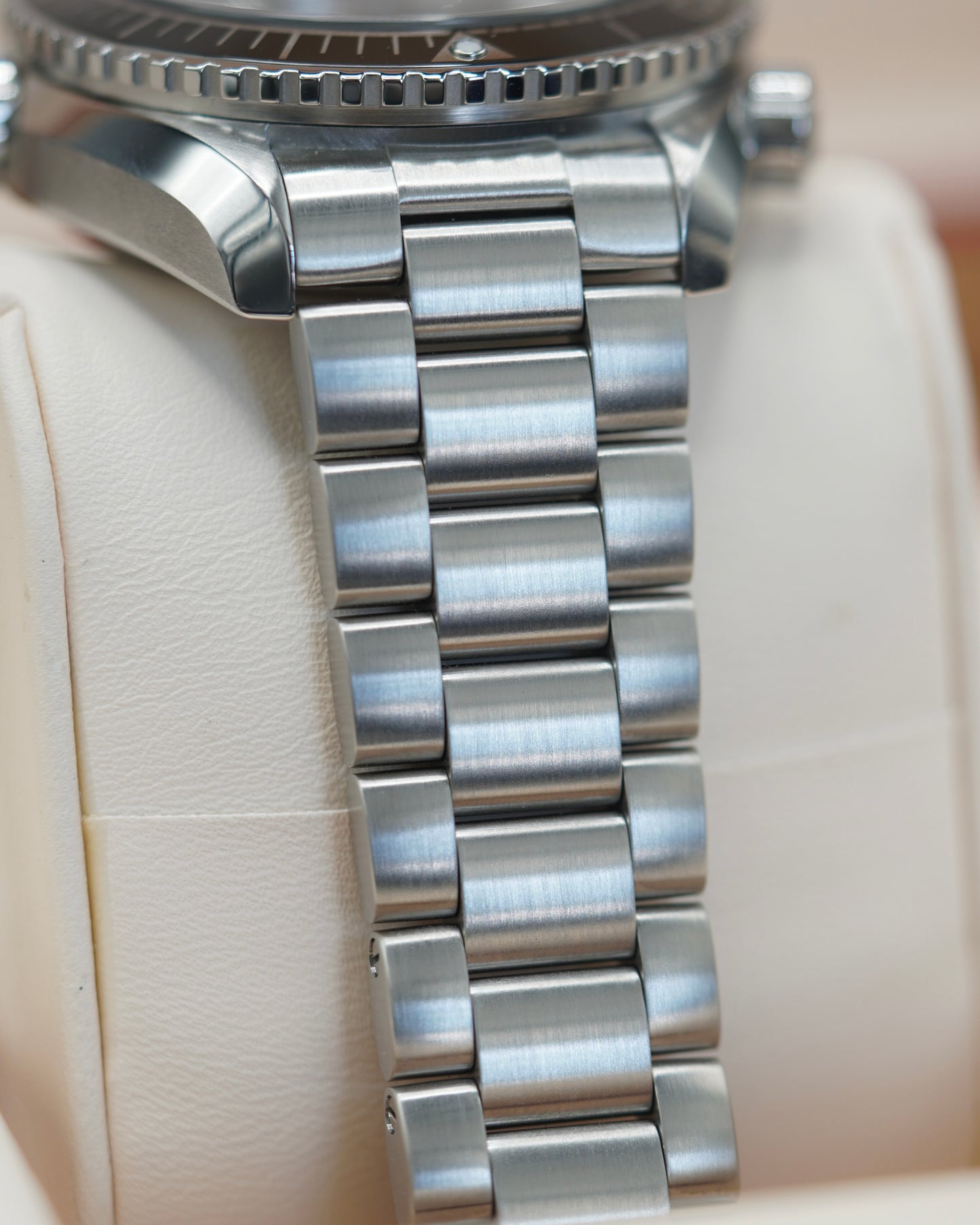 Omega Seamaster Planet Ocean 600M - 215.30.44.21.010.001