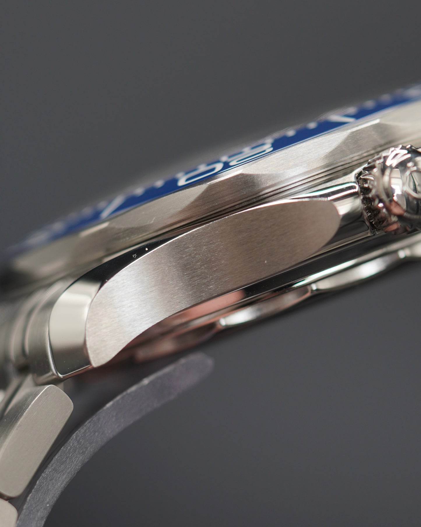 Omega Seamaster Professional Diver 300M - 210.30.42.20.03.001