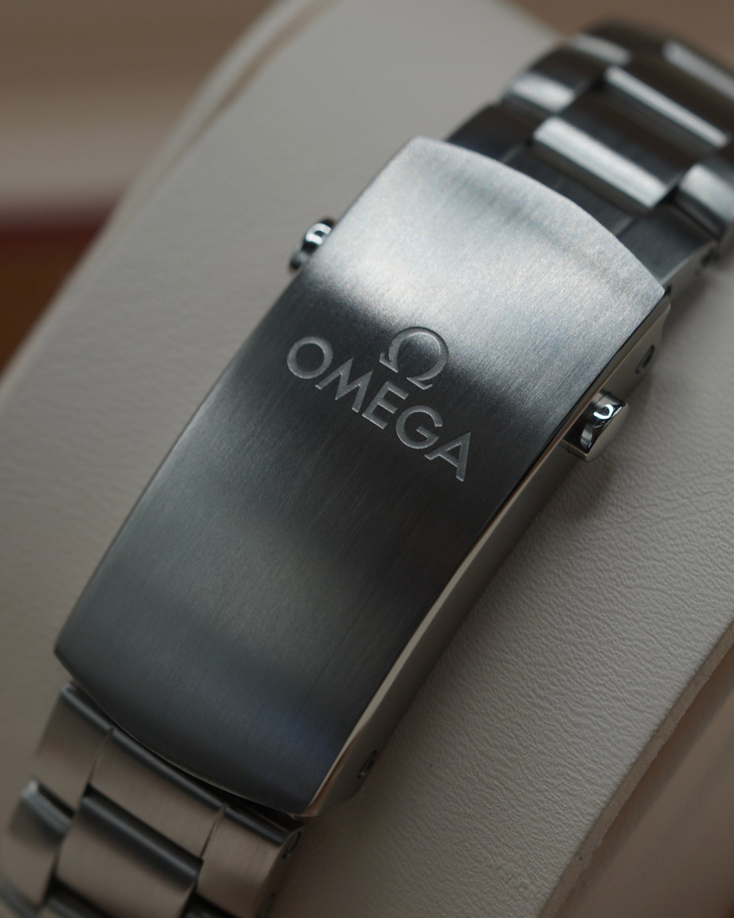 Omega Seamaster Planet Ocean 600M - 215.30.44.21.01.001