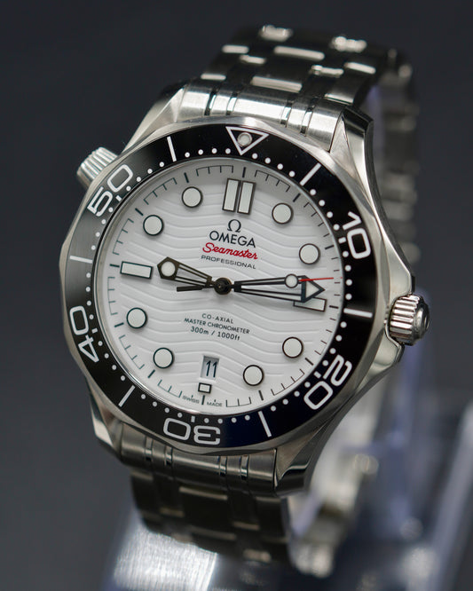 Omega Seamaster Professional Diver 300M 'White Dial' - 210.30.42.20.04.001