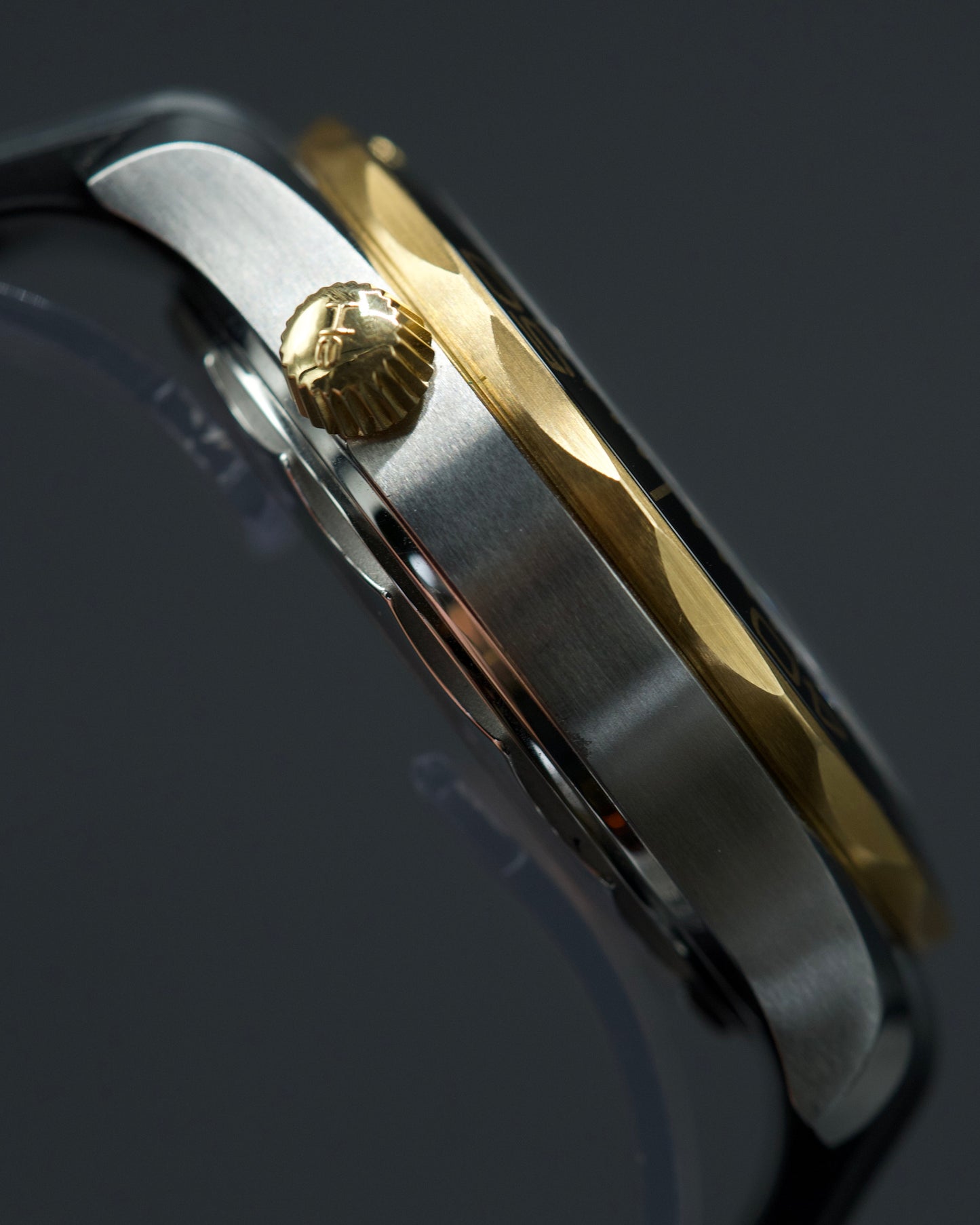 Omega Seamaster Professional Diver 300M Sedna Yellow Gold - 210.22.42.20.01.001