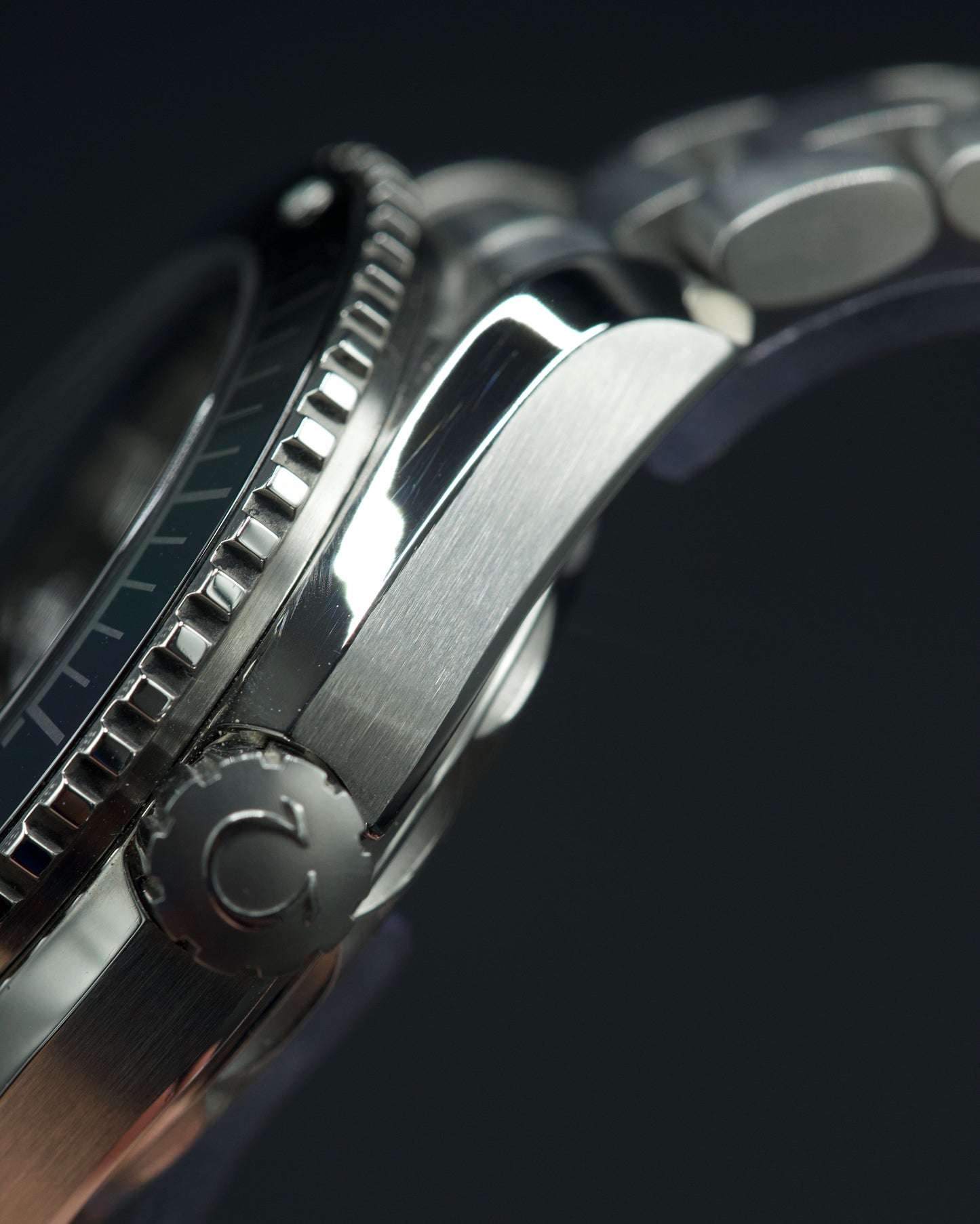Omega Seamaster Planet Ocean 600M - 215.30.44.21.01.001