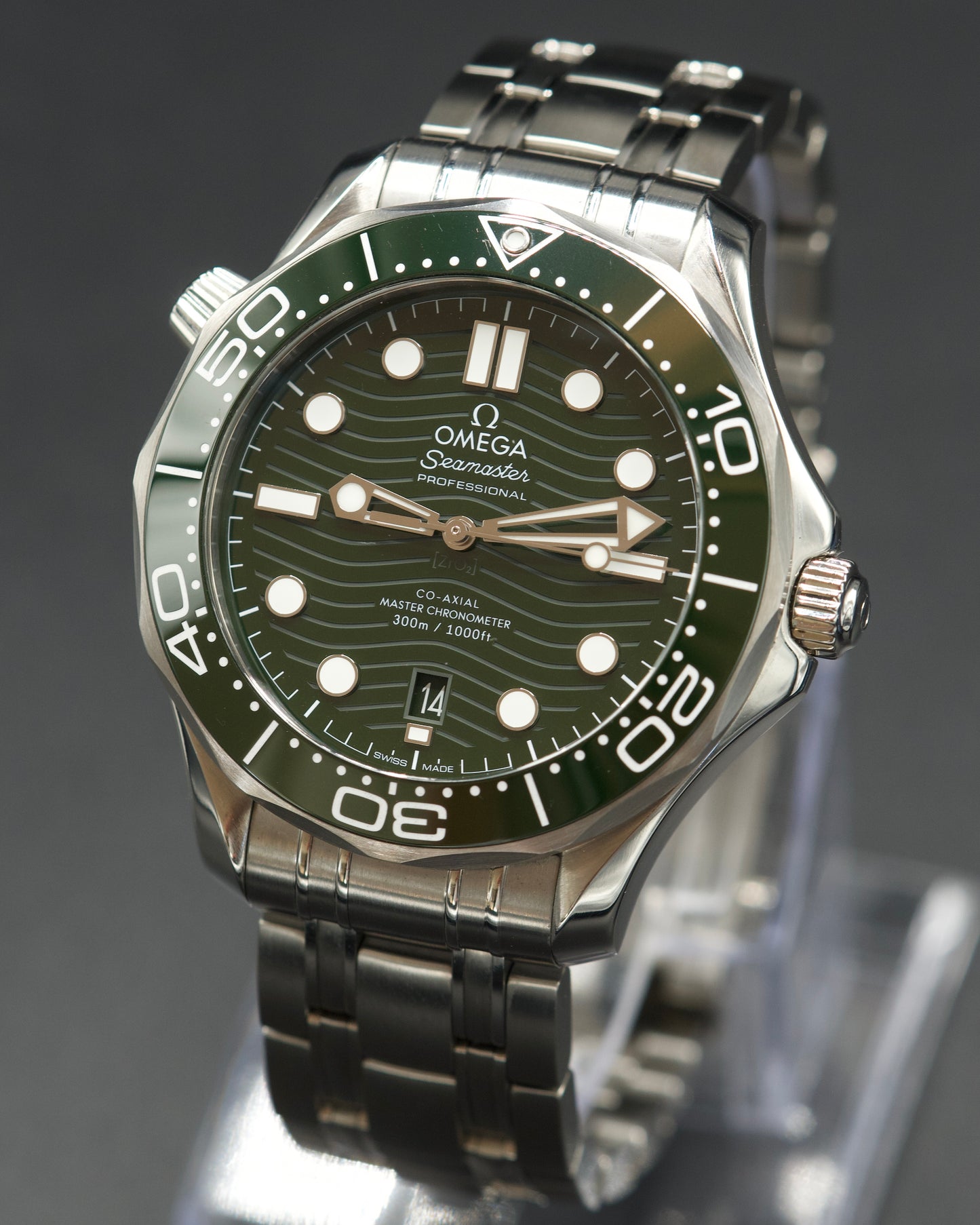 Omega Seamaster Professional Diver 300M 'Seaweed' - 210.32.42.20.10.001