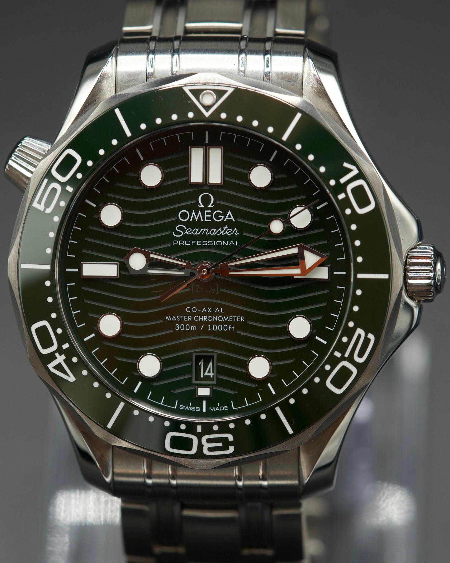 Omega Seamaster Professional Diver 300M 'Seaweed' - 210.32.42.20.10.001