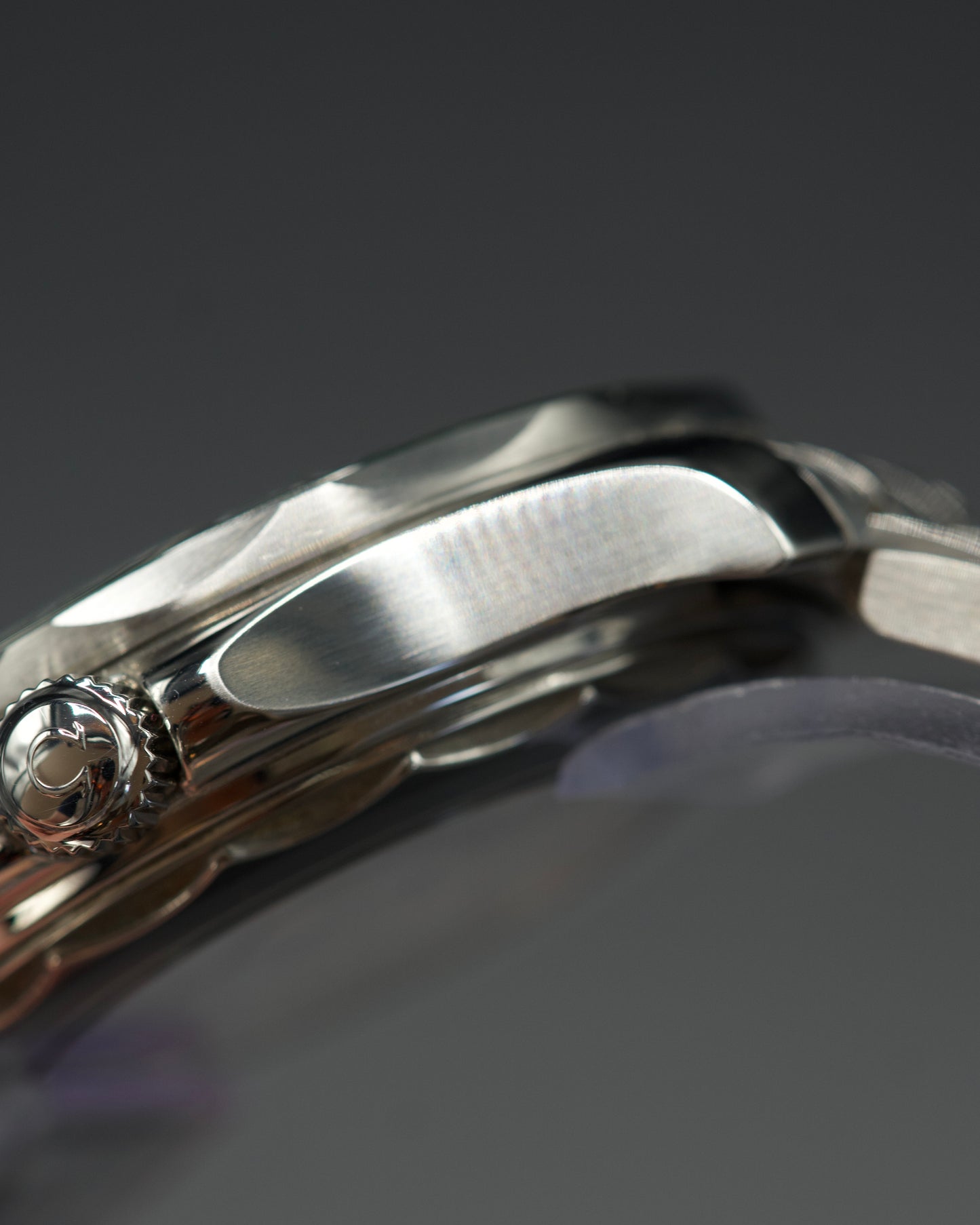 Omega Seamaster Professional Diver 300M 'Seaweed' - 210.32.42.20.10.001