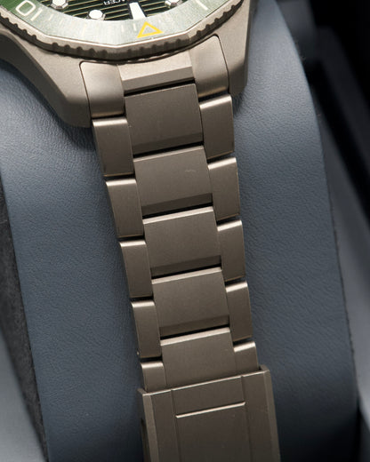 TAG Heuer Aquaracer Professional 300 Date - WBP208B.BF0631