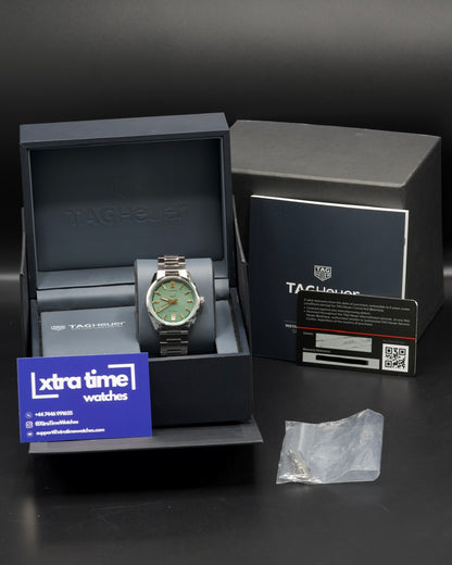 TAG Heuer Carrera Date 'Pistachio'