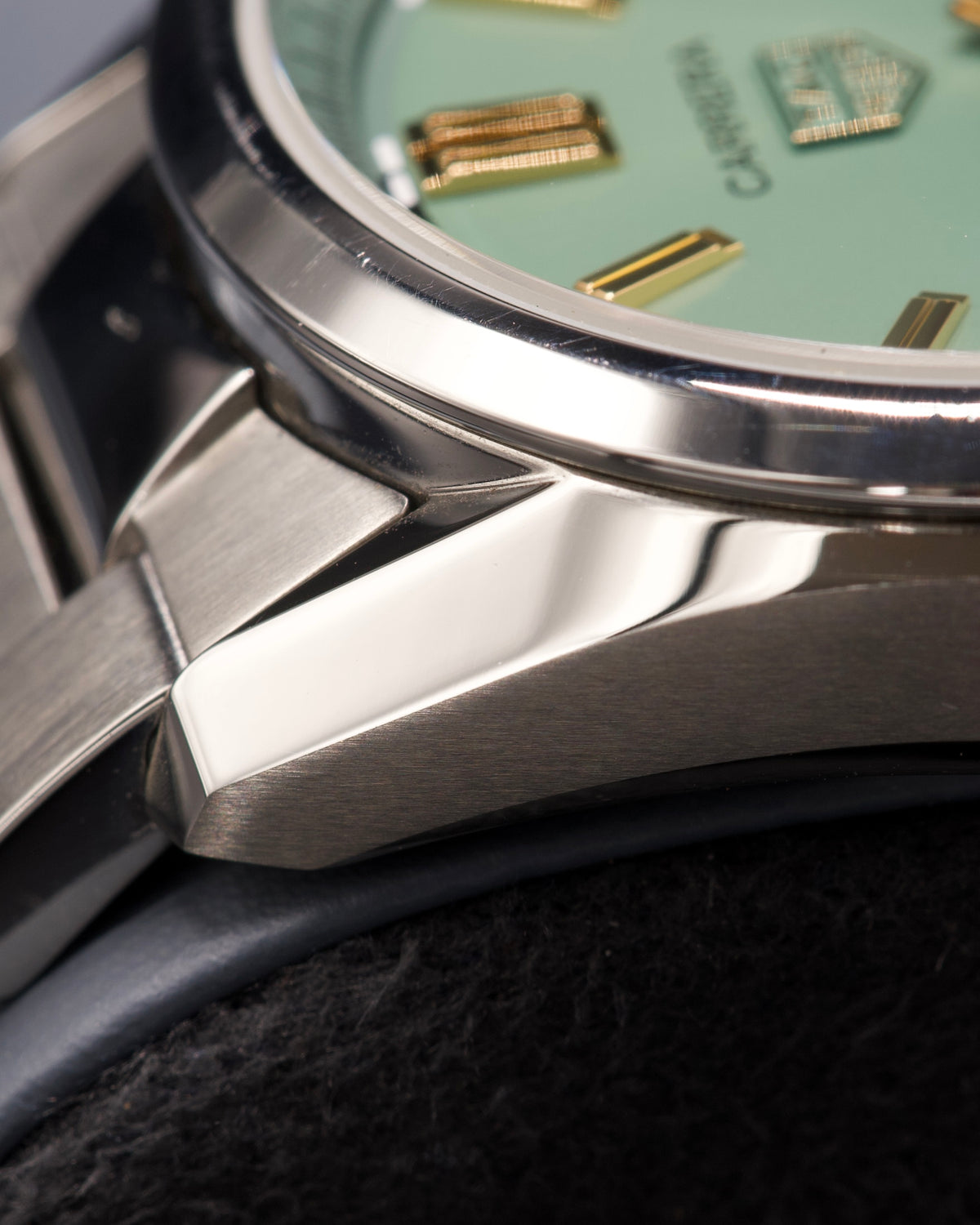 TAG Heuer Carrera Date 'Pistachio'