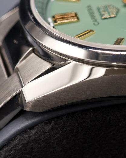 TAG Heuer Carrera Date 'Pistachio'