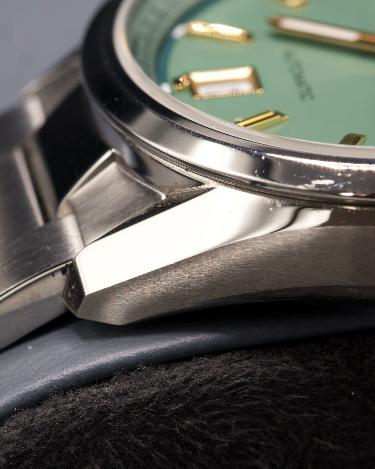 TAG Heuer Carrera Date 'Pistachio'