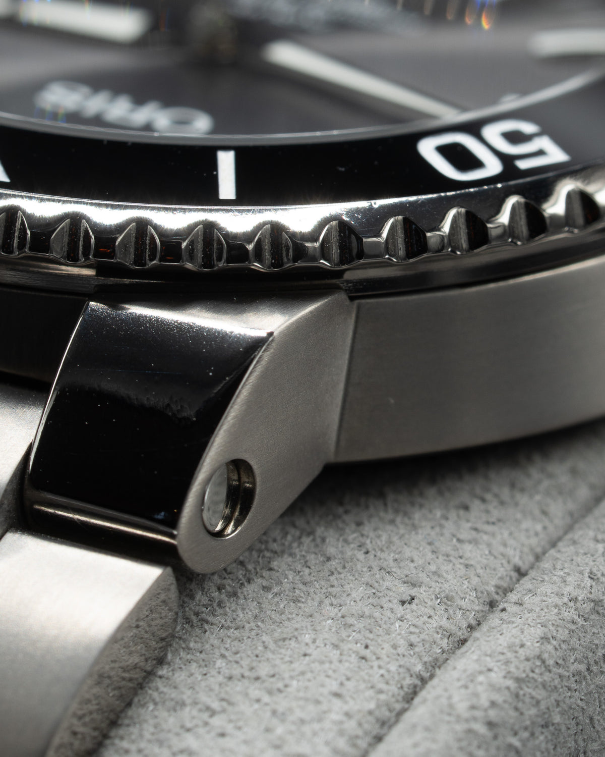 Oris Aquis Titanium Date